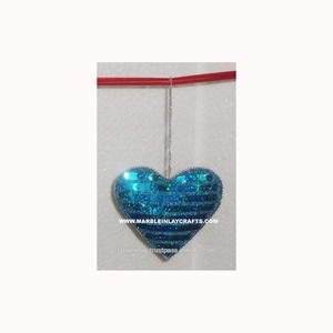 Adornos Decorativos Bordados con Zari en Forma de Corazón - Product Image 1