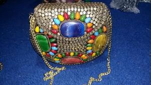 กระเป๋าคลัทช์โลหะลายโมเสก ทำมือ สไตล์อานม้า - Product Image 2