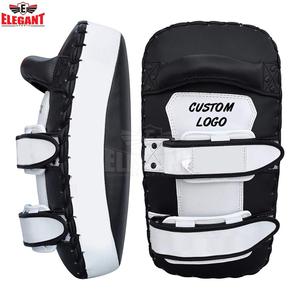 Coussin de frappe incurvé pour la boxe, le MMA et le kickboxing, avec protège-poing, cible ciblée pour la boxe et le kickboxing - Product Image 1