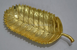 Elégant plateau de service en métal aluminium doré avec motif de feuille Cuivre-Plateau de table intérieur en or en forme de feuille d'or pour un service élégant - Product Image 3