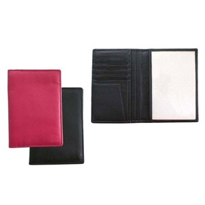 Étui de rangement en cuir véritable pour passeport et carte d'identité - Product Image 1