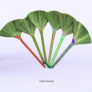ไม้กวาดหญ้าเวียดนามหลากสี ไม้กวาดหญ้าแห้ง ไม้กวาดหญ้าธรรมชาติจากเอเชีย พร้อมด้ามจับยาว - Product Image 1