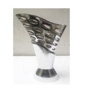 STYLISH METAL FLOWER <b>VASE</b> MODERN <b>VASE</b> for HOME DECOR METAL <b>VASE</b> MEDIUM SIZE for <b>WEDDING</b> DECORATION HOME and HOTEL DECORATION - Product Image 1