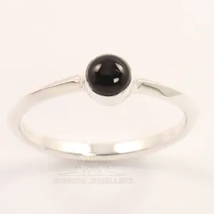 925 Pure Sterling Silver Tiny Cute Pretty Ring Wählen Sie alle Größen Natural Black Onyx Gem stone! Großhandels lieferanten
