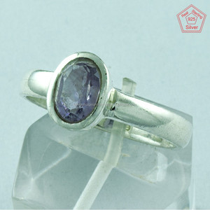 Bague en argent sterling 925 avec petite pierre précieuse d'améthyste et belle conception - Product Image 3