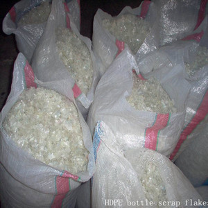 Chatarra de Botellas de Plástico PET Reciclado / Residuos de Botellas de PET / Desechos Plásticos en Pacas - Grado Médico, Grado de Moldeo, Granulado Blanco - Product Image 2