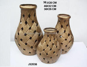 Jarrón de aluminio fundido estilo tejido de bambú moderno en acabado de latón antiguo decoración del hogar con tres tamaños para uso en el suelo - Product Image 3