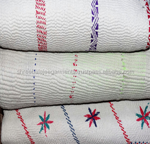 Couverture Kantha vintage en coton blanc patchwork lourd de 5 à 7 couches - Product Image 1