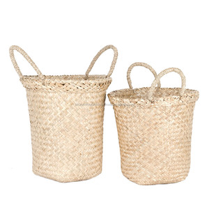 Sac fourre-tout bohème en paille et jonc de mer naturel fait main, design tendance 2022, deux poignées, broderie florale, perles pour le shopping et la plage - Product Image 5