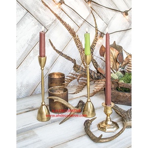 Bougeoir haut en aluminium coulé Pilier pour le salon Intérieur et extérieur Bougeoir décoré à la main à bas prix - Product Image 1