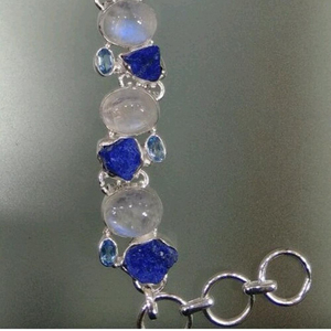 สร้อยข้อมือพลอยเม็ดใหญ่ทำจากหินมูนสโตนและควอตซ์สำหรับงานปาร์ตี้ - Product Image 1