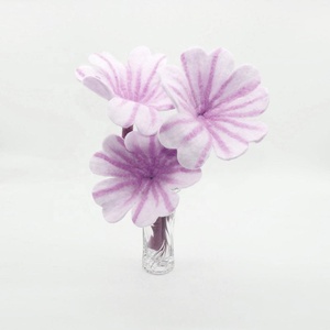 Fleurs en feutre de laine de Nouvelle-Zélande écologiques, faites à la main par des femmes artisans népalaises pour la décoration festive de la maison et les cadeaux, artisanat artisanal du Népal - Product Image 6