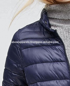 Veste matelassée personnalisée rembourrée chaude et ajustée Décoration à rayures brodées de style universitaire respirant Caractéristique finie - Product Image 3