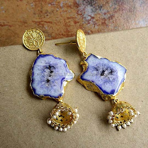 Pendientes indios étnicos de ágata Geode púrpura con perlas Jumka, pendientes de declaración Boho, pendientes de piedras preciosas de pavo real - Product Image 1