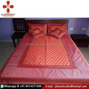 Colcha de seda de la India con brocado de elefante - Product Image 1