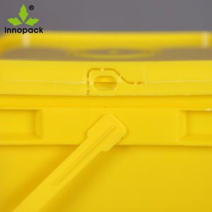 Cubo de Plástico Cuadrado Amarillo de 10L con Tapa Hermética Hecho de Material PP - Product Image 4