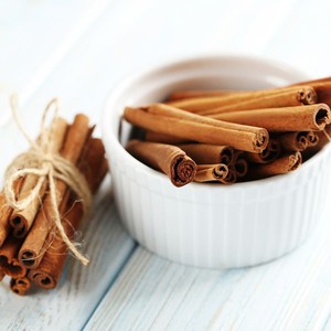 Canela Cassia Premium de Vietnam, Corteza de Cassia Natural Entera para Sazonar Alimentos, Exportación a Granel - Product Image 1