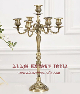 Candélabres attrayants les plus vendus avec un design en relief gravé personnalisé fini avec du cristal décorer des candélabres maison et mariage - Product Image 3