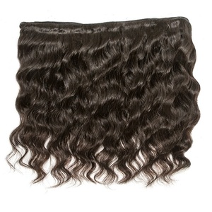 Vente en gros de cheveux ondulés indiens de couleur naturelle Cheveux humains vierges indiens à cuticule alignée style boucles en provenance d'Inde - Product Image 1