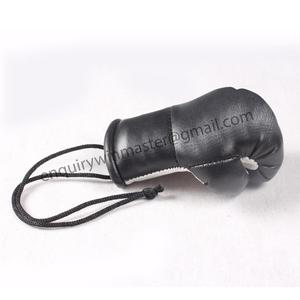 Guantes de boxeo para llavero, bolsa de boxeo con logo personalizado, color blanco y negro - Product Image 3