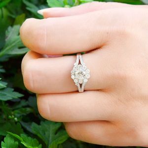 Anillo Floral de moissanita blanca auténtica de 3,00 quilates con certificado en oro blanco de 14k, anillo de moissanita, anillos de compromiso de moissanita - Product Image 6