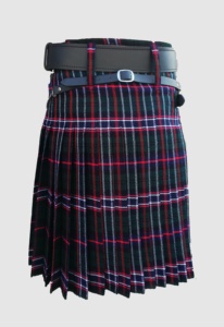 Kilt Escocés Tradicional de Lana Acrílica Negra con Tartán de las Tierras Altas para Hombre, 8 Yardas, para Amantes de la Música - Product Image 2