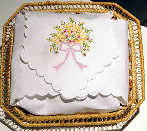 Broderie à la main couverture de pain panier couverture - Product Image 1