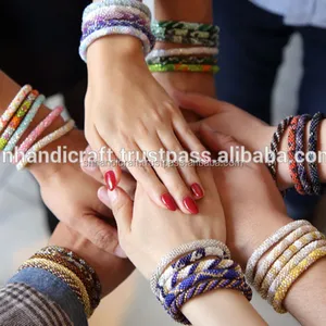Népal Bracelet perles de verre fait main Crochet Bracelets