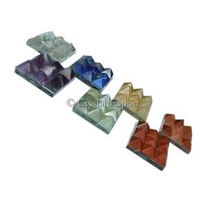 Chakra 9 Pyramides Plaque de charge Assortis - Product Image 1