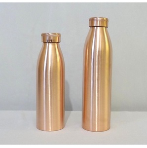 Nouvelle bouteille d'eau en cuivre au design martelé élégant à la mode Bouteille ayurvédique de 1000ml en cuivre pur Bouteilles d'eau personnalisées à vendre - Product Image 2