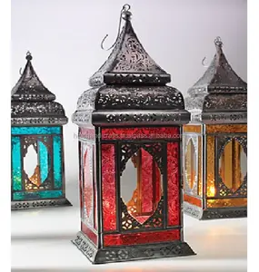 De vidrio rojo linterna marroquí