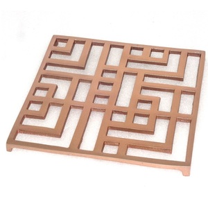 Offre Spéciale rond en forme de croix métal oiseau dessous de plat couleurs personnalisées bonne qualité résistant à la chaleur pour une utilisation dans la cuisine à domicile - Product Image 5