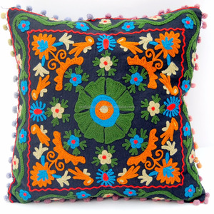 Vente chaude De Luxe Noir Laine Suzani Broderie Housse De Coussin À La Main Taie D'oreiller Carrée pour La Maison Hôtel Utilisation Décorative Floral - Product Image 2