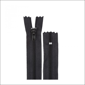 Vente en gros n ° 3 Chaussures à longue chaîne avec fermeture à glissière de haute qualité Sacs Bagages Oreillers Textiles de maison-Matériaux durables en métal Nylon Polyester - Product Image 2