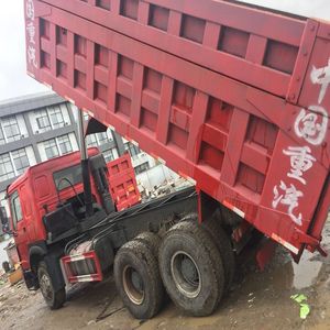 Camion à benne basculante Sinotruk Howo 10 pneus Capacité de sable 50t Euro 2 Emission 6x4 8x4 Diesel Manuel utilisé Options gauche droite - Product Image 2