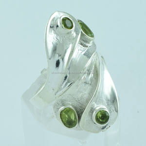 การออกแบบที่ไม่ซ้ำ Peridot หินที่ทำด้วยมือ925แหวนเงินผู้ค้าส่งอินเดีย - Product Image 2