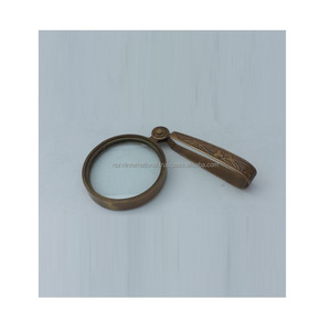 Diseño de grabado de lupa de latón pequeño en la lupa de bolsillo del mango - Product Image 1