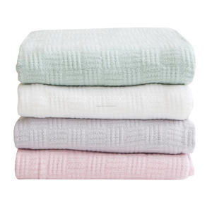 ผ้าห่มผ้าฝ้าย100% พับได้สำหรับโค้ชพร้อมผ้าห่มขนแกะมีพู่ดูแลรักษาง่าย - Product Image 1