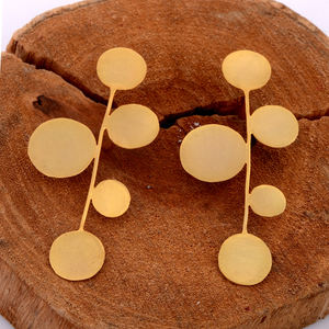 Dernier modèle de boucles d'oreilles en alliage plaqué or Bijoux à la mode pour les fêtes Cadeau de fiançailles - Product Image 2