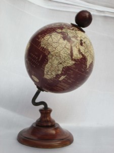 Globe métallique pour décoration, avec détails de conduits d'air et de mer - Product Image 3