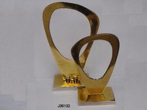 Esculturas de metal de dos tonos para decoración del hogar de alta calidad Modelo de aluminio fundido dorado y plateado con técnicas de impresión intrincadas - Product Image 4