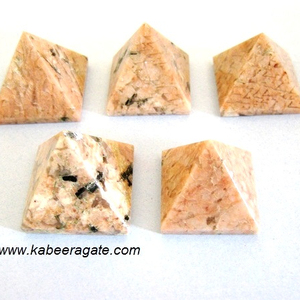 Pyramide de Pierres Précieuses gros Rose Moonstone Pyramide - Product Image 1