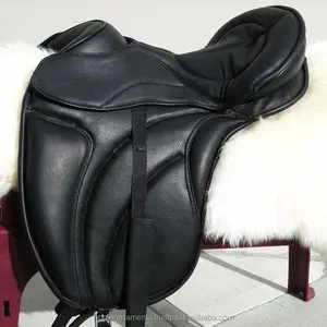 Selle synthétique sans arbre Selle de haute qualité Selle équestre disponible sur mesure de taille assortie - Product Image 1