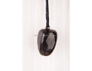 Pendentif cloche de zircon naturelle shuangite, roche de schungite - Product Image 1