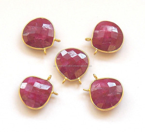 Hecho a mano chapado en oro rubí piedras preciosas hallazgos de joyería doble fianza facetado corte piedra corazón forma bisel conector componentes teñidos - Product Image 1