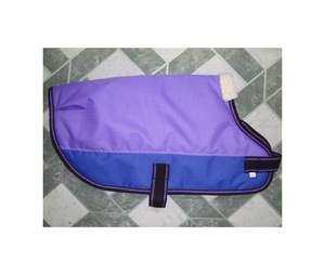 Abrigo sostenible de poliéster con patrón sólido para perros, ropa ecológica para mascotas - Product Image 1