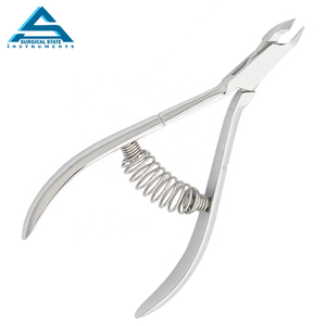 Vente en gros Pince à double ressort avec flèche arrière Pince à ongles Beauté Doigt Instruments de coupe des ongles Lames concaves - Product Image 2