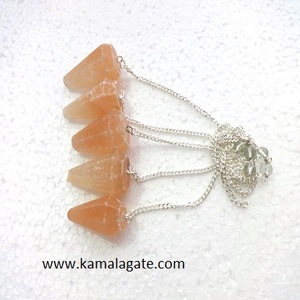 Sélénite orange à facettes naturelles pierre précieuse Chakra Reiki pendule pierre semi-précieuse cristal artisanal pour la guérison disponible à la vente - Product Image 1