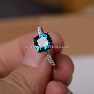 Cuarzo de Topacio Azul y CZ, anillo de piedras preciosas, Plata de Ley 925, de moda, joyería hecha a mano. - Product Image 1