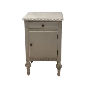 Mesita de noche de dormitorio de caoba, mueble clásico de madera, estilo francés - Product Image 1